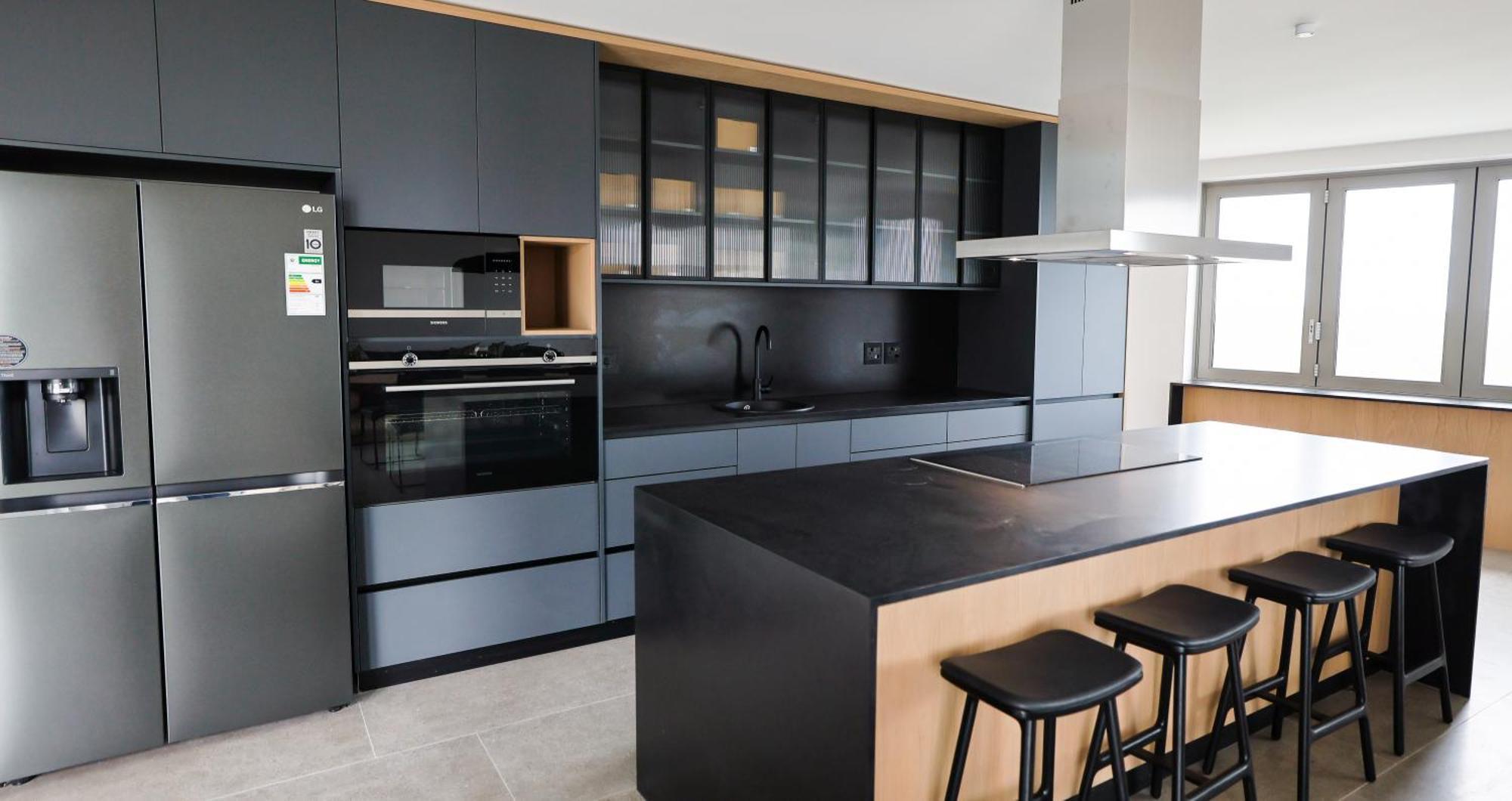 Ocean 9 - Sunset Beachfront Residency เคปทาวน์ ภายนอก รูปภาพ