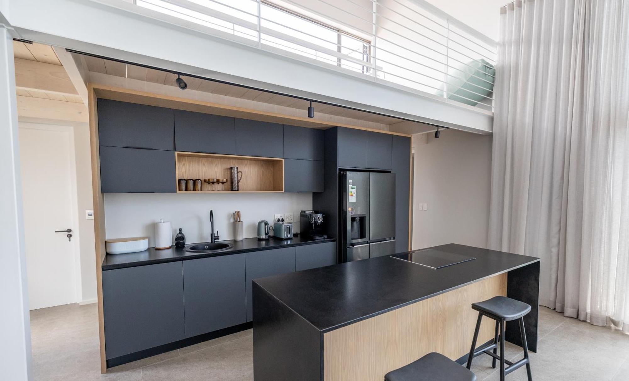 Ocean 9 - Sunset Beachfront Residency เคปทาวน์ ภายนอก รูปภาพ