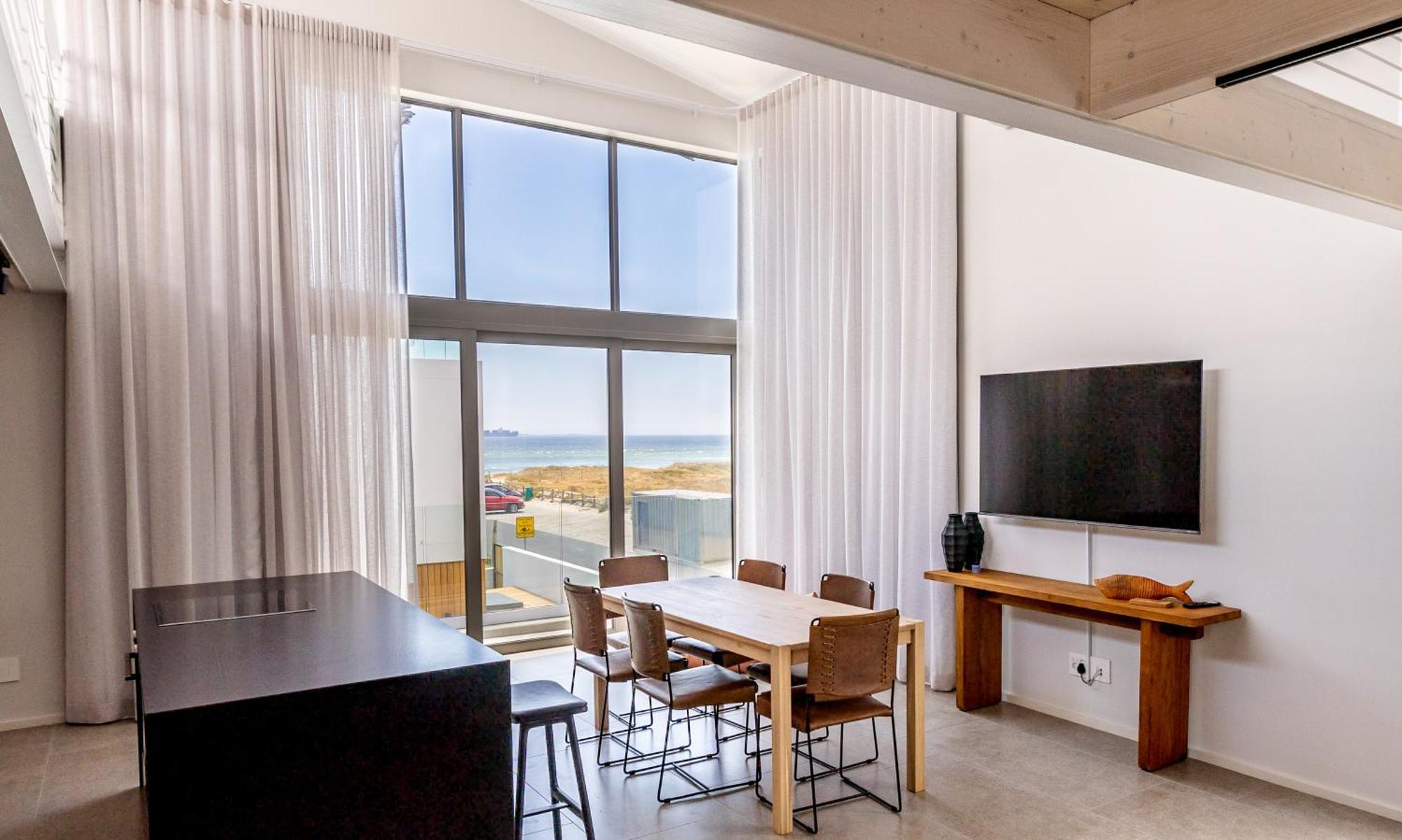 Ocean 9 - Sunset Beachfront Residency เคปทาวน์ ภายนอก รูปภาพ