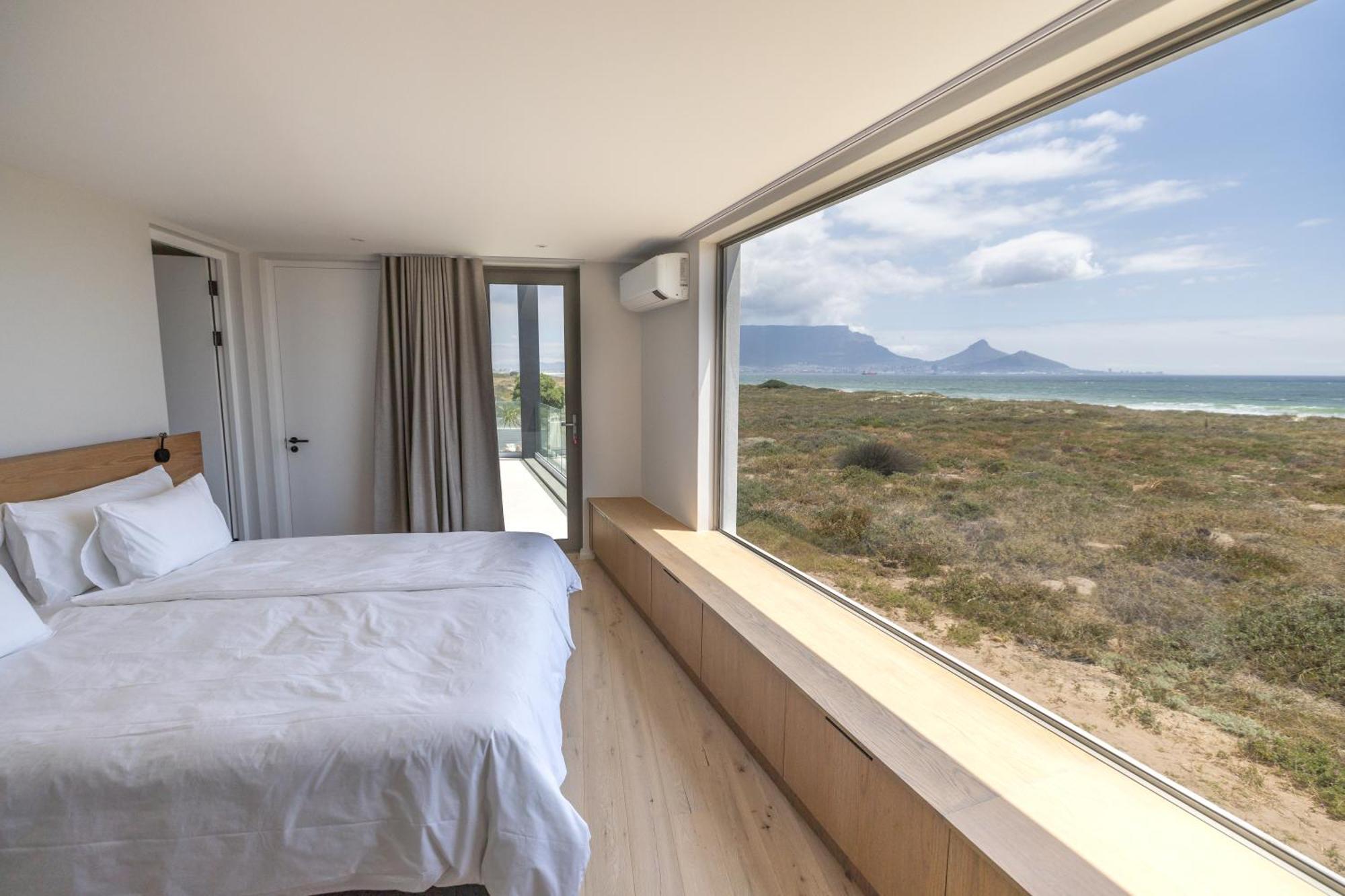 Ocean 9 - Sunset Beachfront Residency เคปทาวน์ ภายนอก รูปภาพ